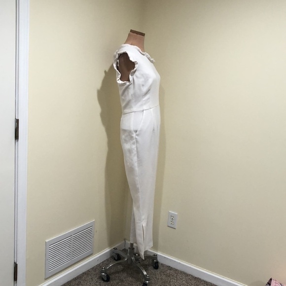 Black Halo Pravella Jumpsuit Size 10 White Ruffle One Shoulder Cropped Length - Picture 3 of 12